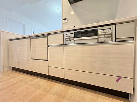 使いやすくスタイリッシュなキッチン空間になっております。