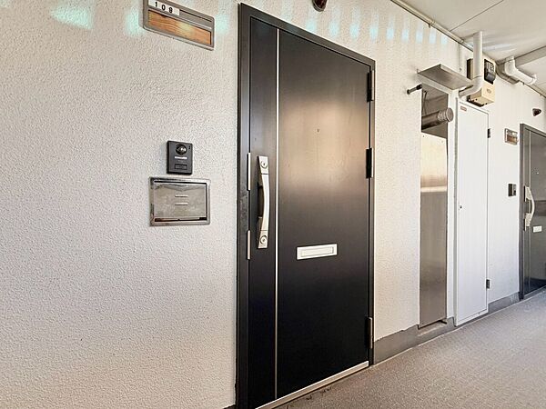玄関を拡大表示