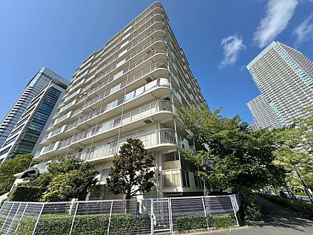 飽きのこないシンプルモダンな外観です。