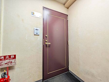 清潔感のある落ち着いた雰囲気の玄関です。