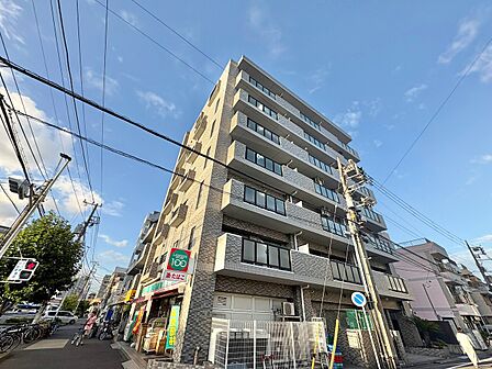 飽きのこないシンプルモダンな外観です。
