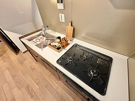 使いやすくスタイリッシュなキッチン空間になっております。