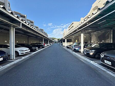 駐車スペースが嬉しいですね。※空き状況は都度ご確認下さい。
