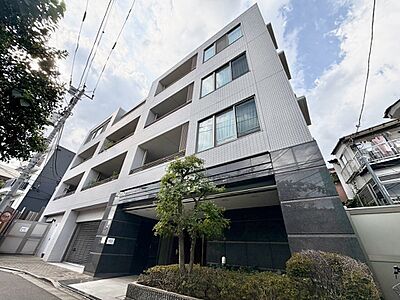 外観:飽きのこないシンプルモダンな外観です。 外観:飽きのこないシンプルモダンな外観です。