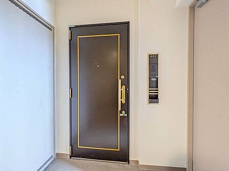清潔感のある落ち着いた雰囲気の玄関です。