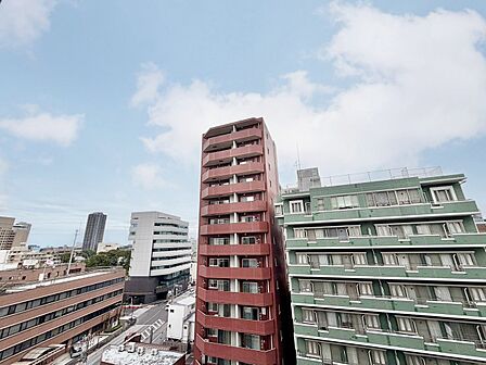 陽当たり・通風・開放感に恵まれた環境です。