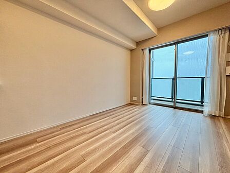 シンプルな内装と偏り過ぎないデザインで統一しました。