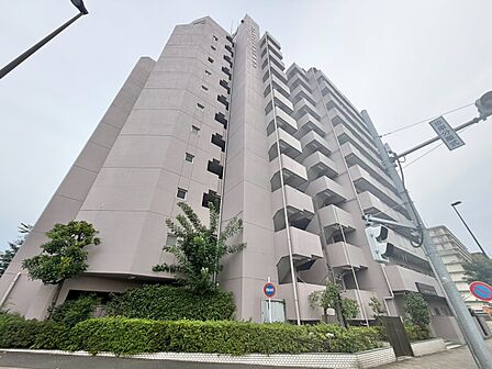 飽きのこないシンプルモダンな外観です。