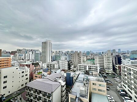 眺望や窓からの景色が良いと、家で過ごす時間も快適です。