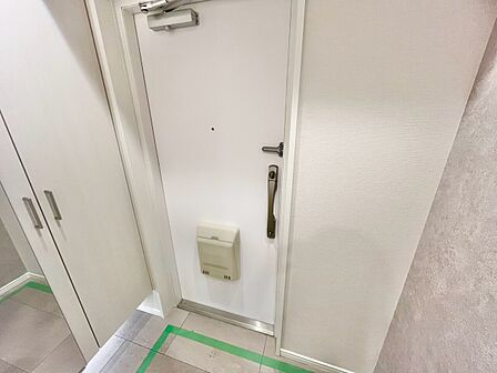 清潔感のある落ち着いた雰囲気の玄関です。