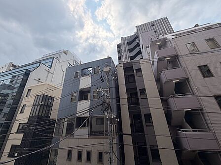 陽当たり・通風・開放感に恵まれた環境です。