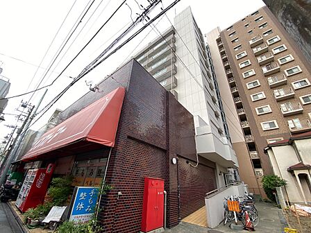 飽きのこないシンプルモダンな外観です。