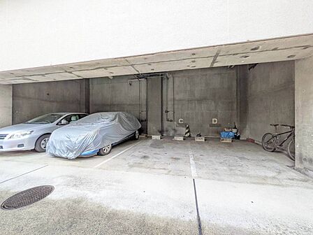 駐車スペースが嬉しいですね。※空き状況は都度ご確認下さい。