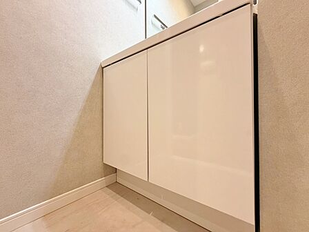 清潔感を感じられる洗面化粧台。