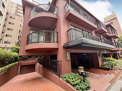 外観：飽きのこないシンプルモダンな外観です。