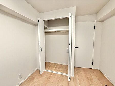 家電やスーツケース、ストック品など何でも片付く嬉しい空間です。