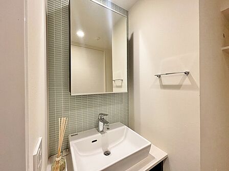 清潔感を感じられる洗面化粧台。
