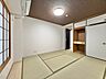 寝室：快適に・伸びやかに。心の潤いを求める方々へ。