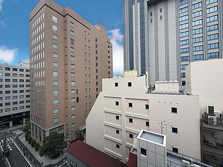 陽当たり・通風・開放感に恵まれた環境です。