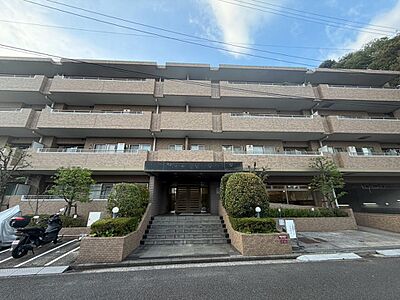 外観：飽きのこないシンプルモダンな外観です。