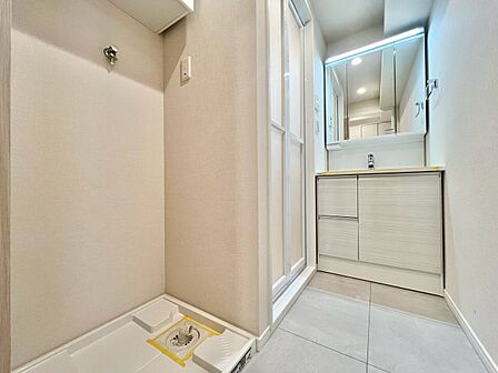 十分な広さの脱衣所。