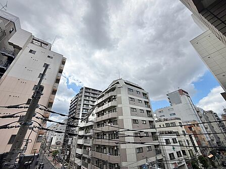 眺望や窓からの景色が良いと、家で過ごす時間も快適です。