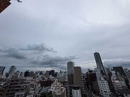 陽当たり・通風・開放感に恵まれた環境です。