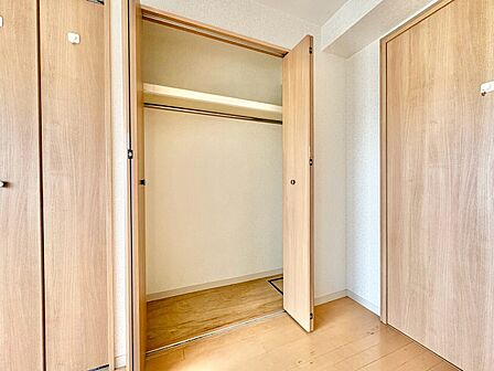家電やスーツケース、ストック品など何でも片付く嬉しい空間です。