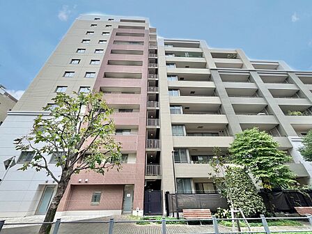 飽きのこないシンプルモダンな外観です。