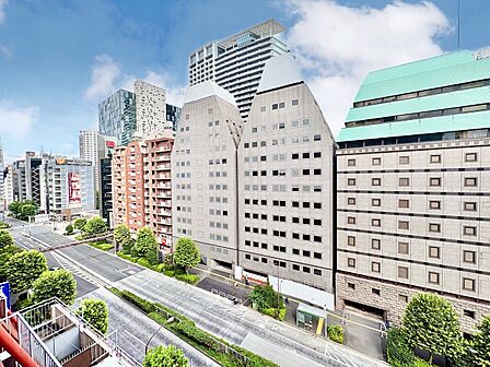 陽当たり・通風・開放感に恵まれた環境です。