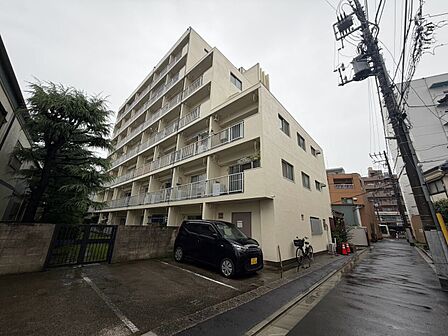 飽きのこないシンプルモダンな外観です。