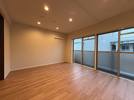 伸びやかな空間のなかで、ゆったりとしたひとときを過ごせます。