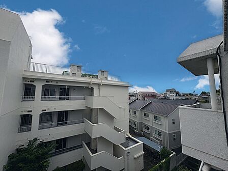 陽当たり・通風・開放感に恵まれた環境です。