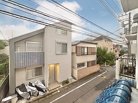 陽当たり・通風・開放感に恵まれた環境です。