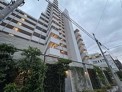 外観:飽きのこないシンプルモダンな外観です。 外観:飽きのこないシンプルモダンな外観です。