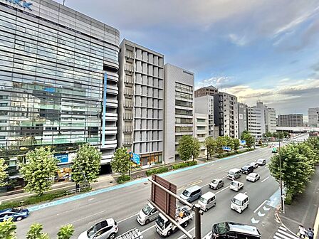 眺望や窓からの景色が良いと、家で過ごす時間も快適です。