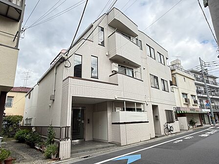 飽きのこないシンプルモダンな外観です。