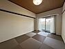 子供部屋：清かで艶やかな時間をもたらしてくれる室内です。