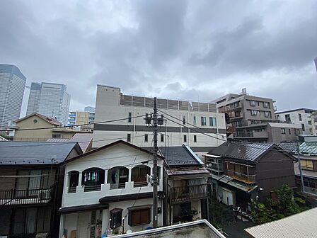眺望や窓からの景色が良いと、家で過ごす時間も快適です。