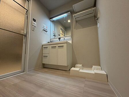 十分な広さの脱衣所。