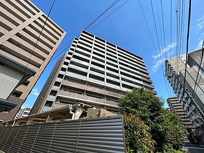 外観:飽きのこないシンプルモダンな外観です。※CG加工により晴天にしています。 外観:飽きのこないシンプルモダンな外観です。※CG加工により晴天にしています。