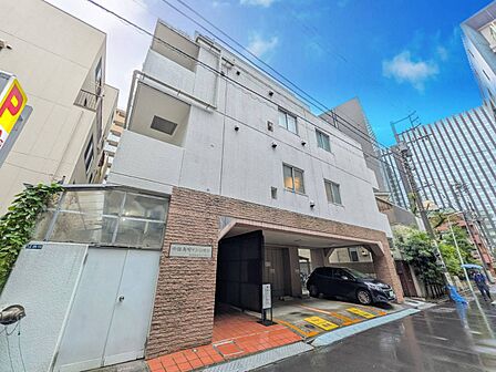 飽きのこないシンプルモダンな外観です。