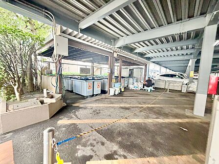駐車スペースが嬉しいですね。※空き状況は都度ご確認下さい。