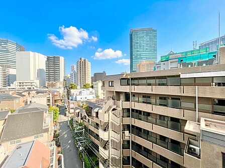 眺望や窓からの景色が良いと、家で過ごす時間も快適です。