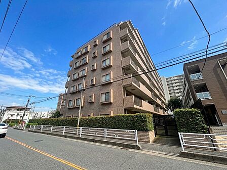 忙しく過ぎゆく日常を置き去るほど、ゆったりした時間が流れる住環境。※CG加工により晴天にしています。