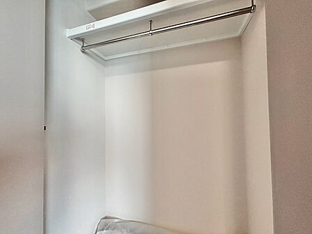 家電やスーツケース、ストック品など何でも片付く嬉しい空間です。