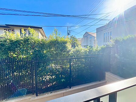 眺望や窓からの景色が良いと、家で過ごす時間も快適です。