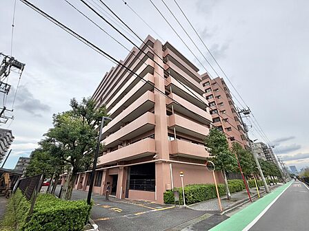 飽きのこないシンプルモダンな外観です。