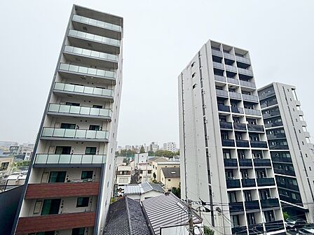 陽当たり・通風・開放感に恵まれた環境です。