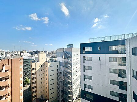 陽当たり・通風・開放感に恵まれた環境です。